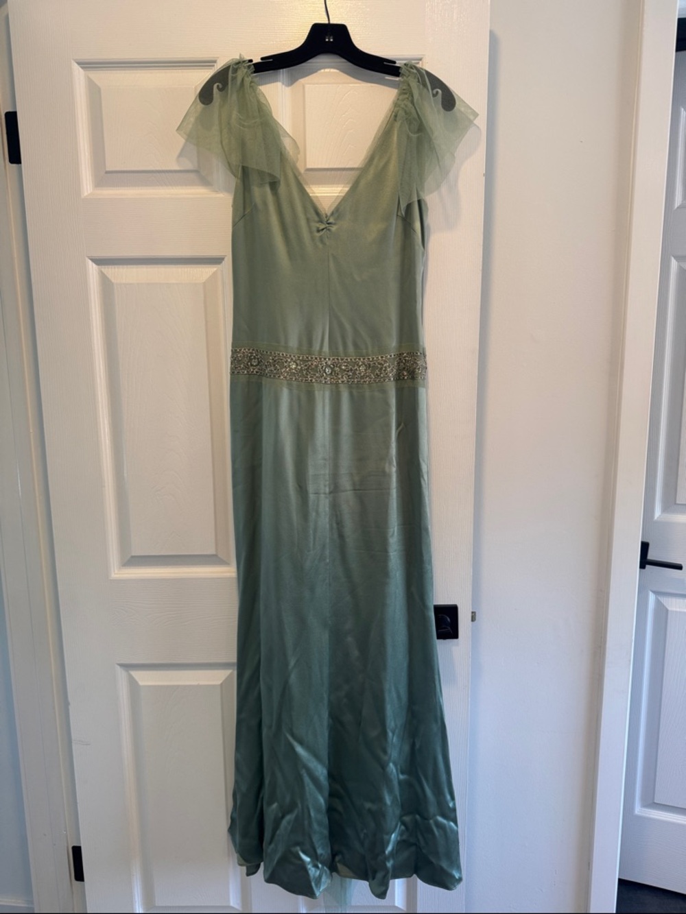 Vera Wang Sage Green Tulle-Shoulder Evening Gown - Picture 2 of 4